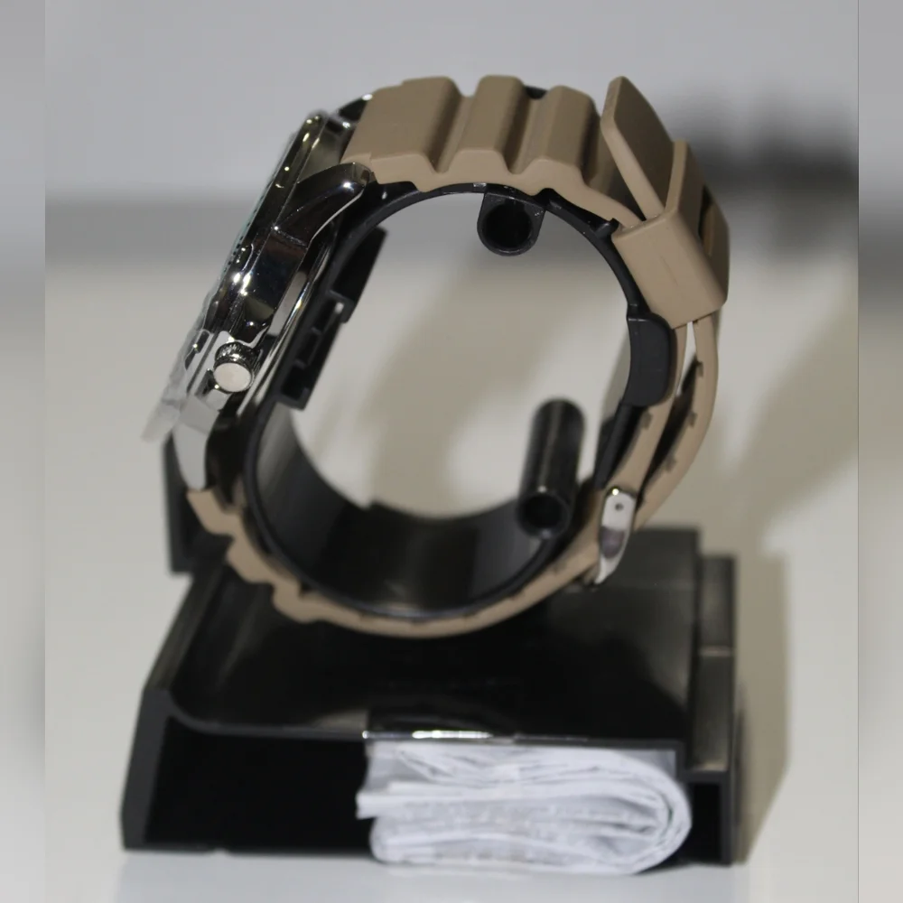 ✨🆕✨ Casio Men's Watch - Picture 5 of 6